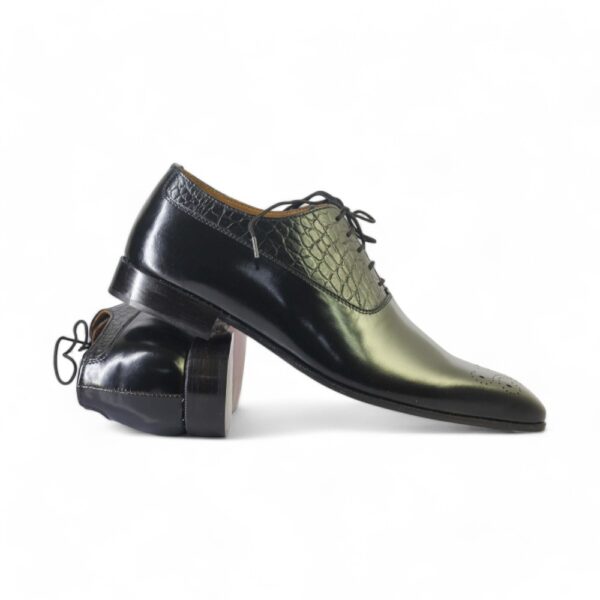 Bespoke Black Brogue Toe Lace Up Shoe for Men - leathersguru