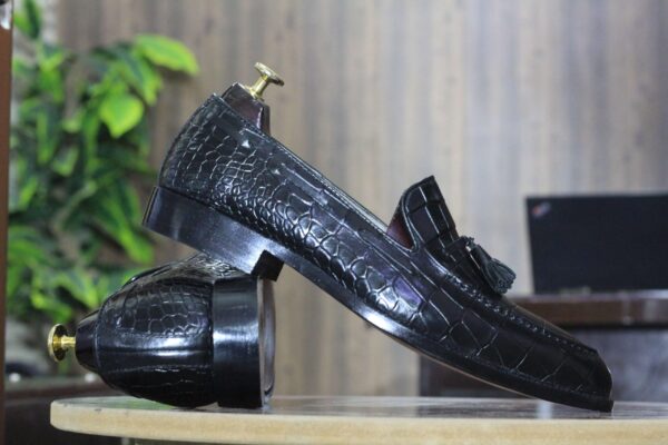 Handmade Pure Black Alligator Shoes. Men's Slip On Moccasin Loafer Tussle Shoes